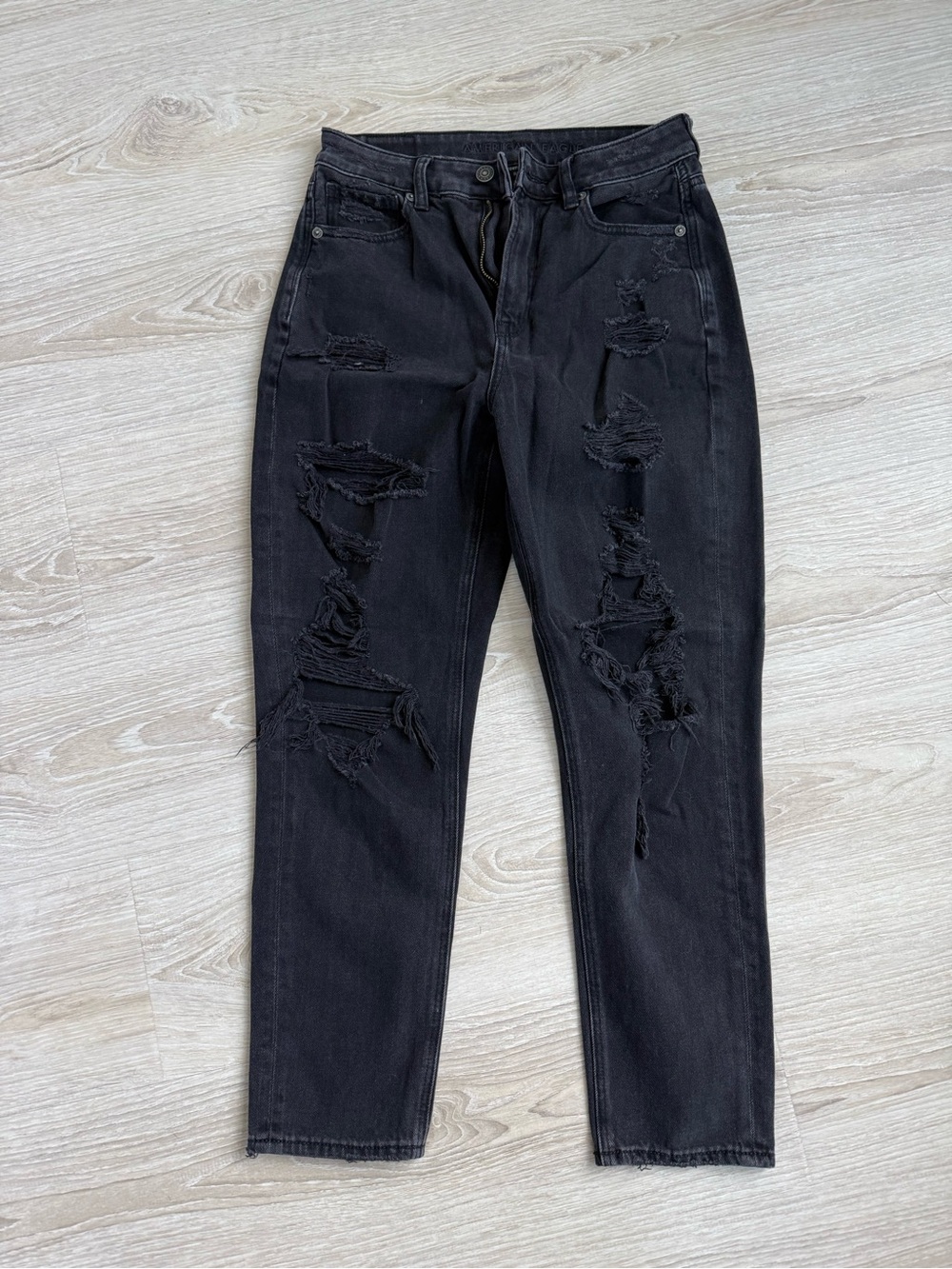 American Eagle Outfitters Black Distressed Boyfriend Jeans- Size 2 Short